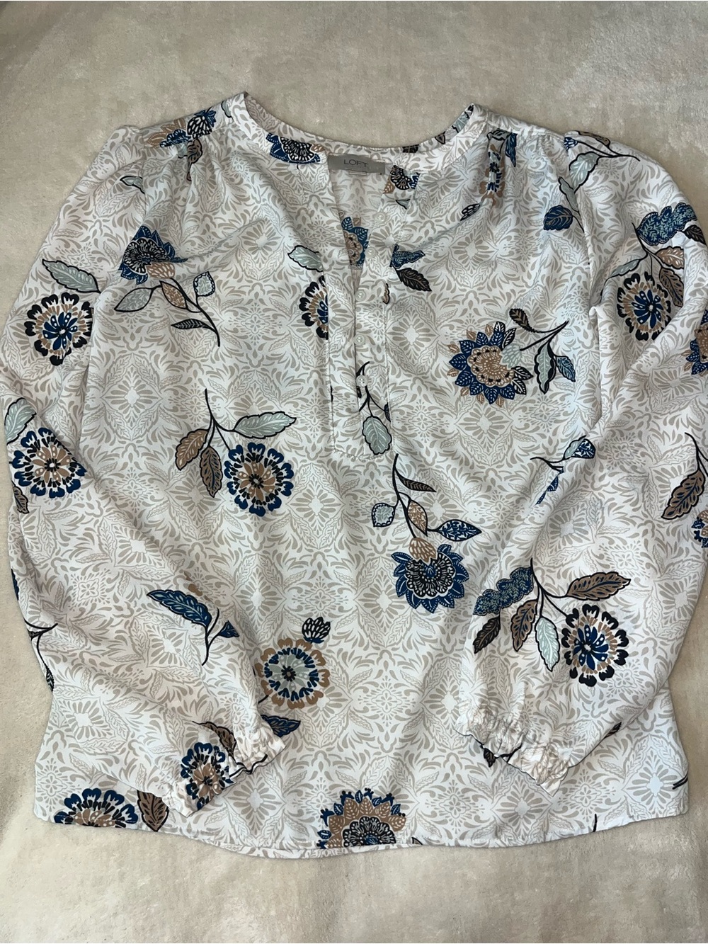 LOFT Cream Floral Button-Front Long Sleeve Top with Blue Floral Accents Small